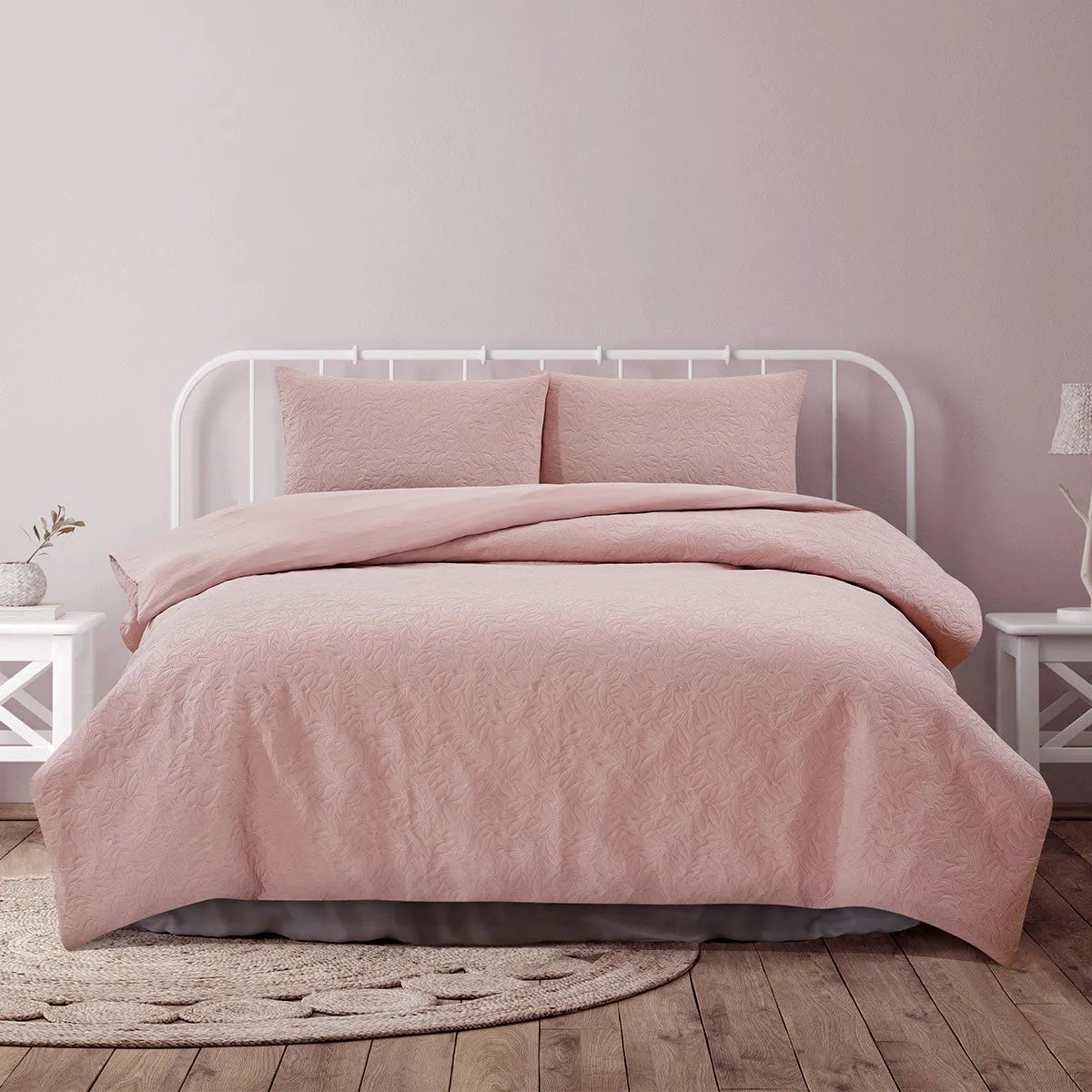QUEEN Pinsonic Embossed Quilt Cover Set - Pink