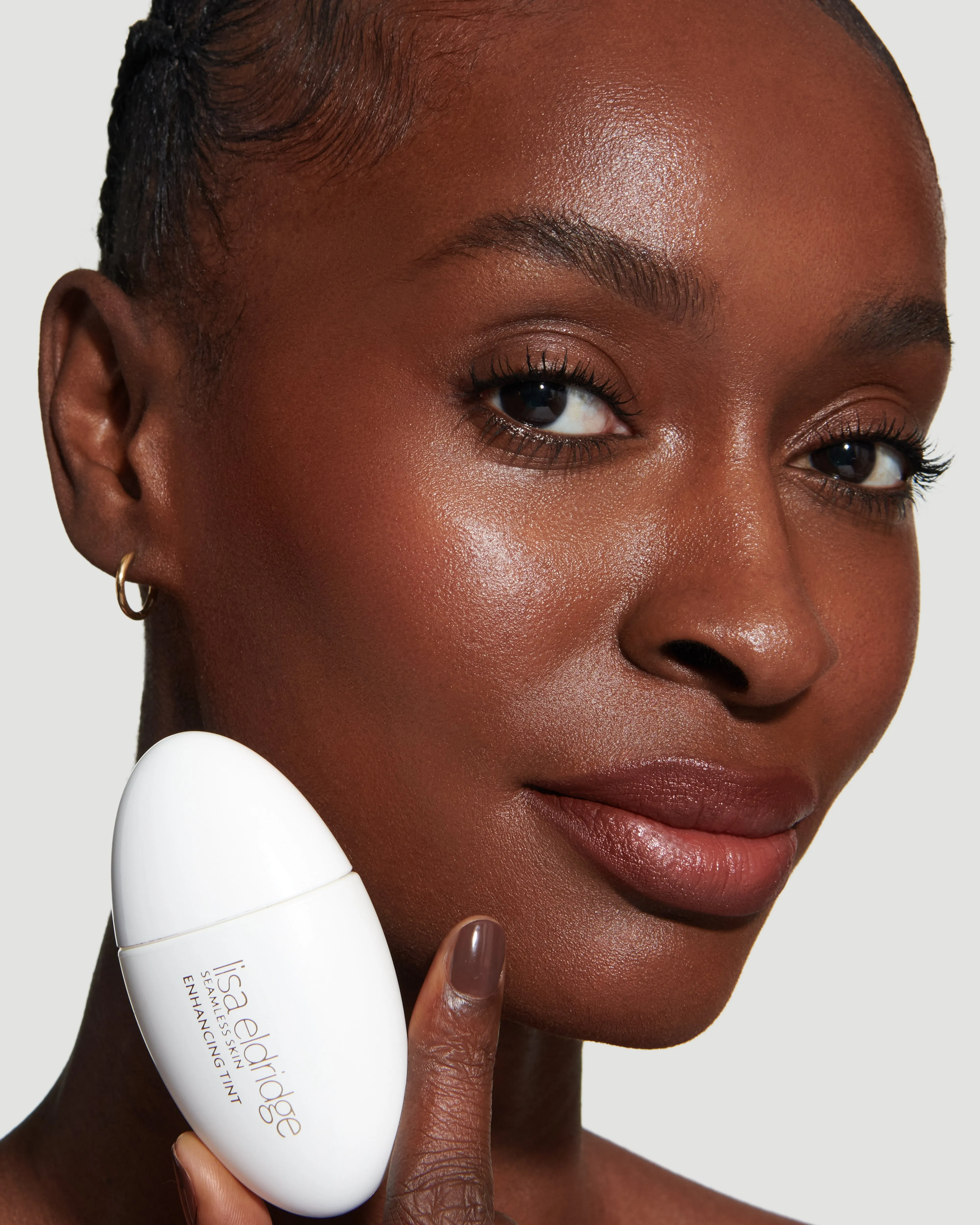 T16 (Seamless Skin Enhancing Tint)